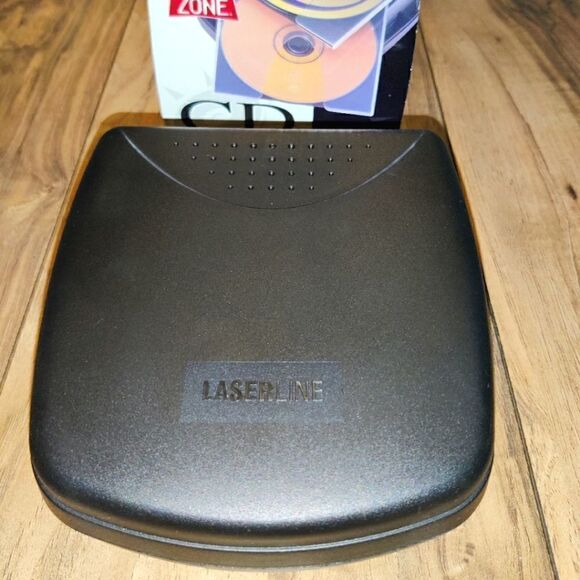 Mead Laserline Vintage 20 Capacity CD Rom/Disc Wallet Made in USA. Has some wear - Picture 2 of 6